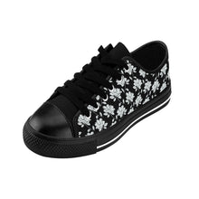 Load image into Gallery viewer, White Blossoms Women&#39;s Sneakers
